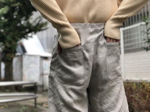 ヘリルのLINEN CANVAS EASY PANTS
