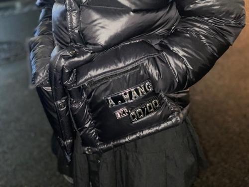 アレキサンダーワンのCredit Card puffer coat