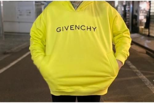 ジバンシーのパーカー　