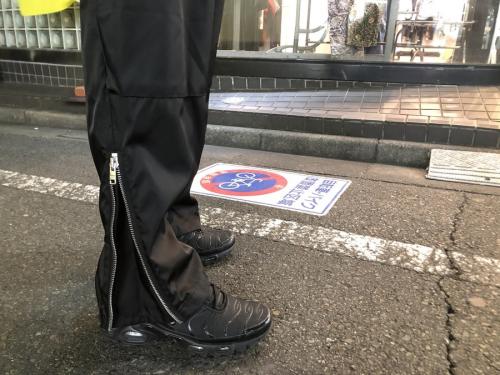 プラダのパンツ トラウザーズパンツ