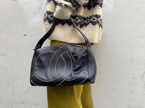 ワイドステッチココマークハンドバッグのキャビアスキン　ココマーク　ハンドバッグ　下北沢