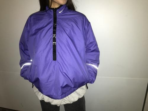 ナイキのハーフジッププルオーバー