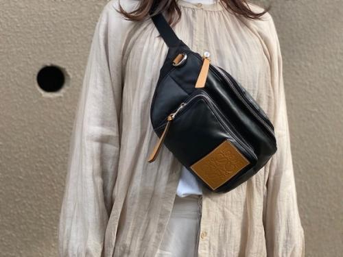 ロエベのパフィーバムバック