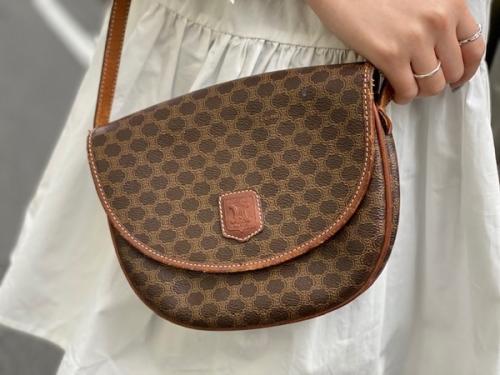 セリーヌのオールドマカダムショルダーバッグ