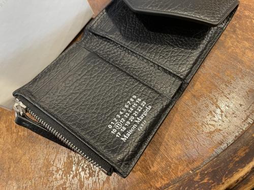 マルタンマルジェラ11のレザーエンベローブウォレット