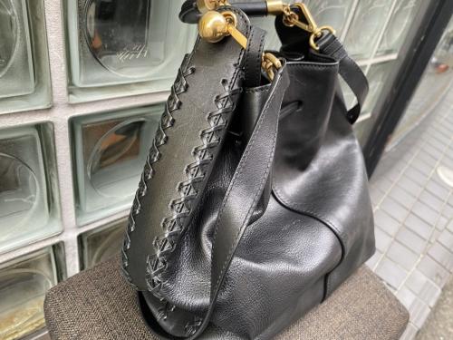 クロエのガラフリンジレザー巾着2WAYバッグ