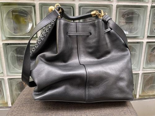 ガラフリンジレザー巾着2WAYバッグのショルダーバッグ