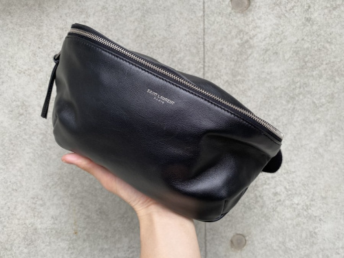レアアイテムのSaint Laurent Paris
