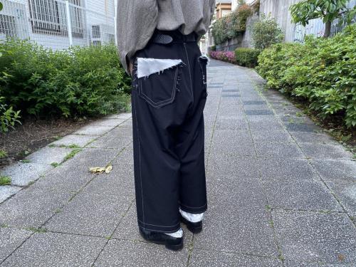 サルバムのカットオフハイウエストパンツ