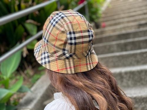 バーバリーのノヴァチェックバケットハット
