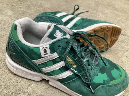 アディダス×ア ベイシング エイプ×アンディーフィーデットのトリプルネーム