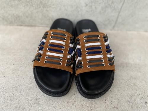 トーガ プルラのタンスウェードサンダル