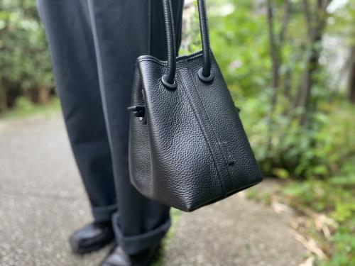 ヴァジックのボンドミニレザーバッグ