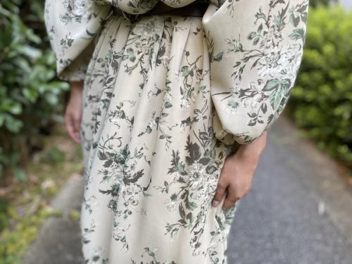 オールドフラワーワンピースの下北沢