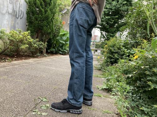 ダブルアールエルのローストレートジーンズ
