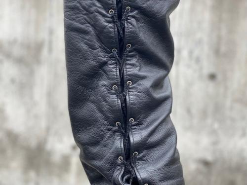 解体再構築アシンメトリーサイドレースレザーパンツのアーティザナル