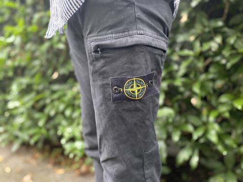 ストーンアイランドのウォッシュドカーゴパンツ