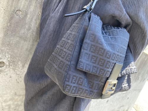 ズッキーノーマンマバケットのハンドバッグ