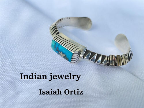 ラグジュアリーブランドのIndian jewelry