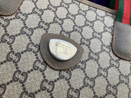 グッチのGGプラストートバッグ