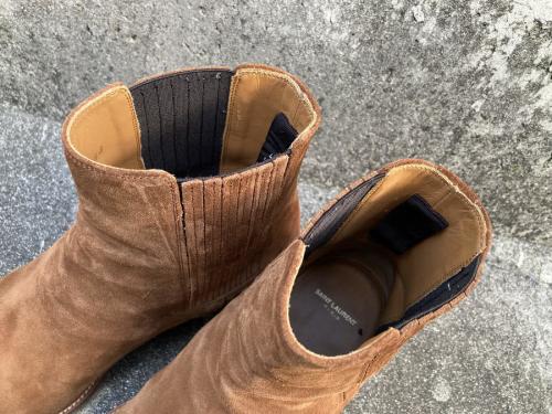 サンローランのサイドゴアスエードチェルシーブーツ