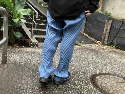 カラープリーツパンツのメンズ　下北沢　古着　ブランド古着