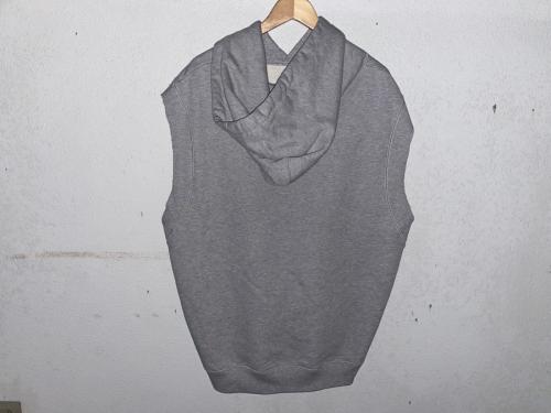 ドラえもんのスリーブレススウェット