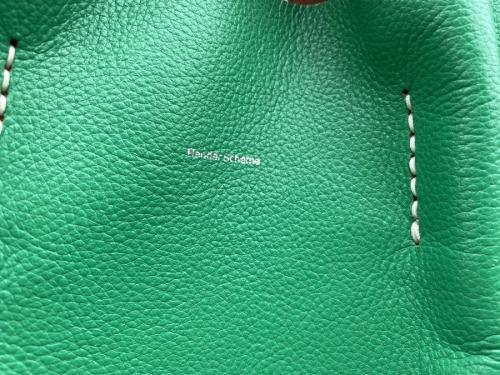 エンダースキーマーのミディアムピアノバッグ