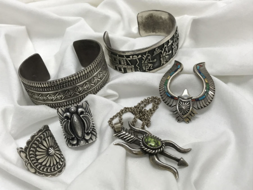 ヴィンテージアイテムのIndian jewelry