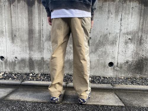 ドメスティクブランドのパネルテッドパンツ