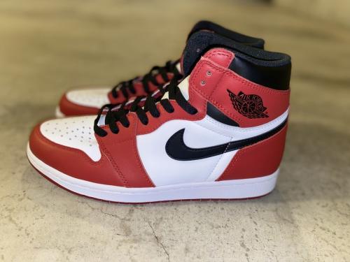 ナイキのエアジョーダン1 レトロハイOG シカゴ