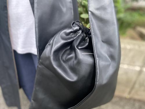 ジャパニーズバゲットツイスト巾着トートバッグのレザーバッグ　