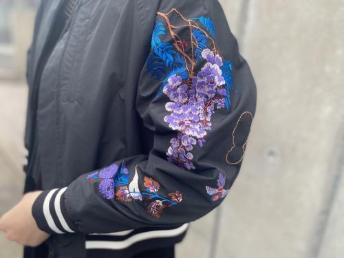 マメ クロゴウチのEmbroidery sleeves Blouson / 刺繍ブルゾン