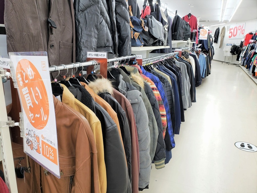 メンズのジャケットやコートが多数展示してあります！！【春日部の激安 