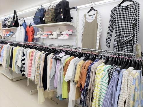 春日部店 店舗ページ ユーズレット 古着のアウトレット販売