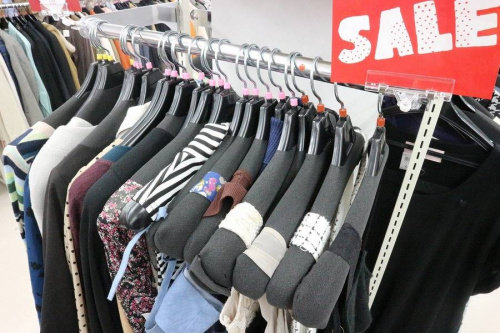 セールの古着
