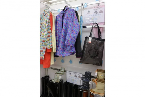 安い　古着屋のレインアイテム