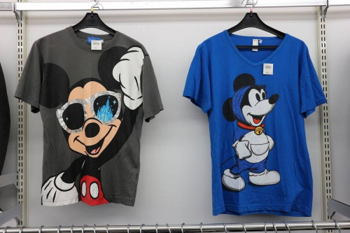 安い 古着屋のディズニー、エルモ、スヌーピー