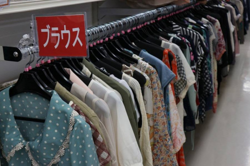 安い　古着屋の春日部