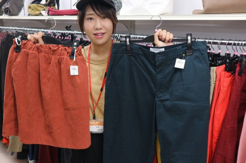 安い　古着屋の半額デー