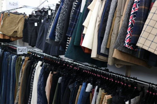 ユーズレットの安い　古着屋