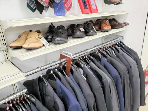 ユーズレットのスーツ