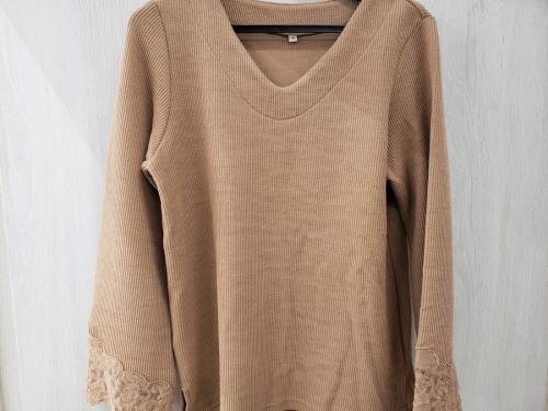 春日部のニット