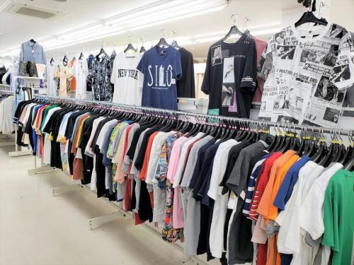ユーズレットのTシャツ