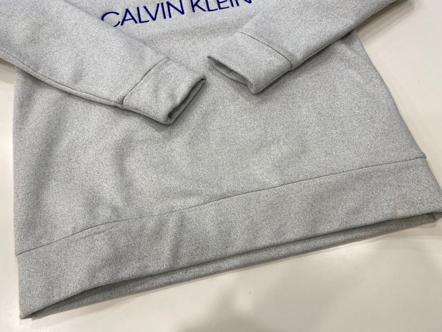 ck Calvin Klein/シーケーカルバンクライン】ロゴ刺繍スウェット
