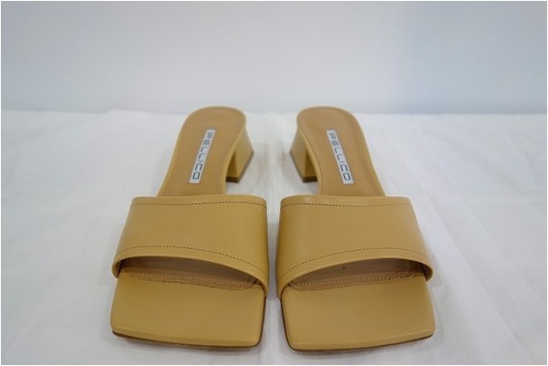 PELLICO】ワイドスクエアミュール