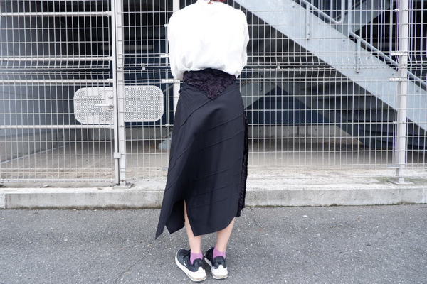 tricot COMME des GARÇONS フリルフレアスカート ブラック ひざ丈スカート 当季大流行