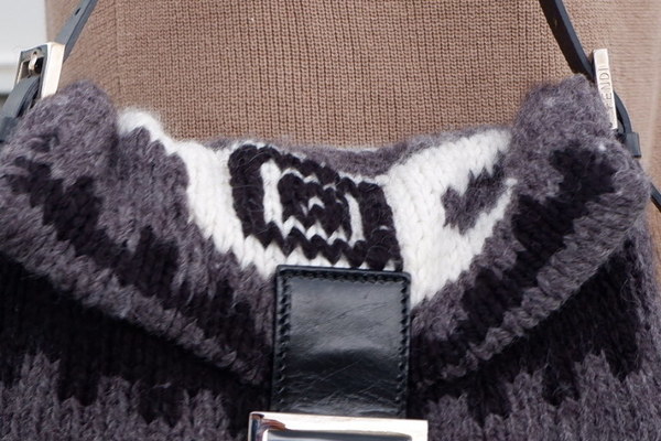 FENDI/フェンディ】ノルディックニットマンマバケットバックをお買取