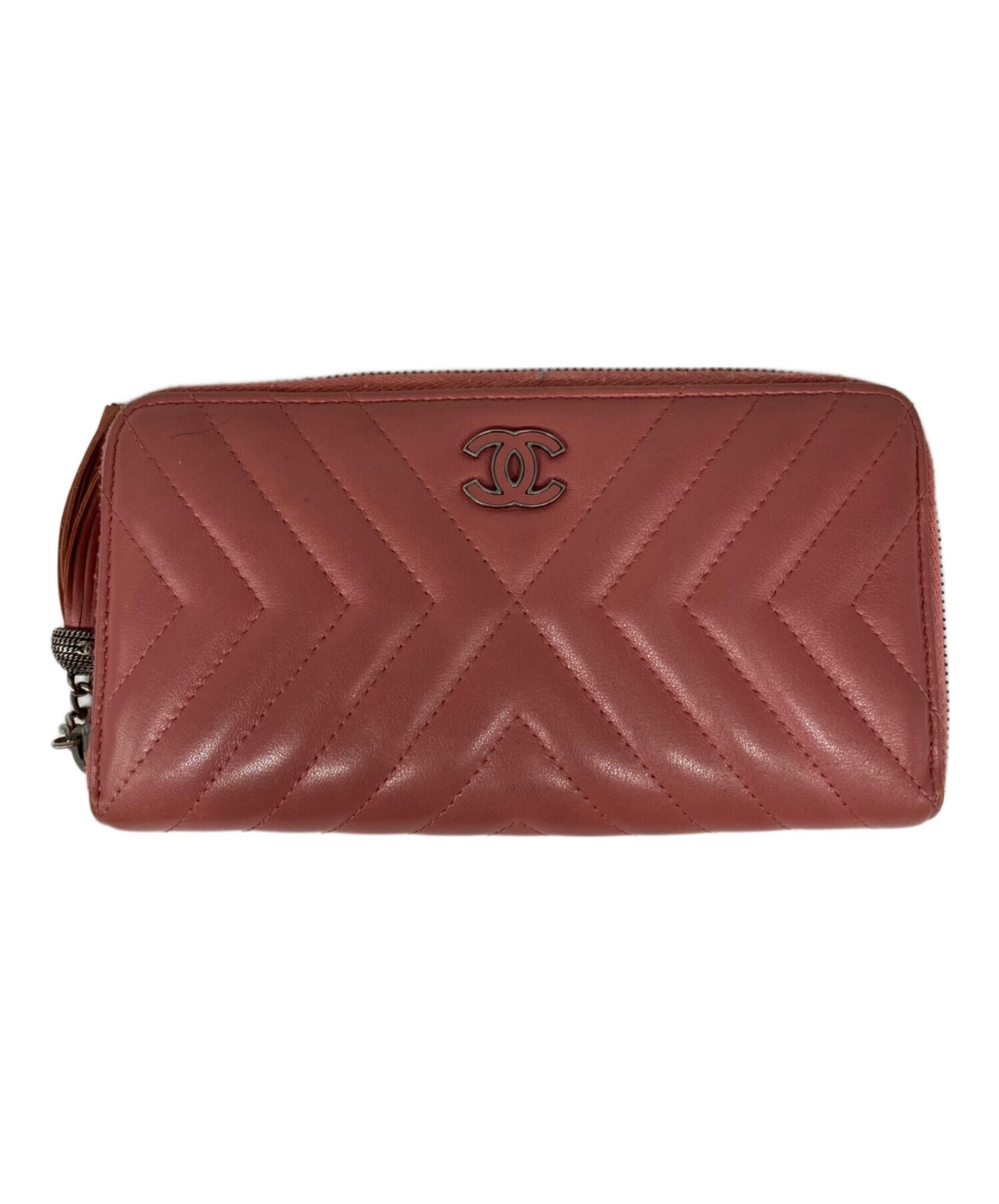 CHANEL / シャネル】シェブロン Vステッチココマークウォレット|手元