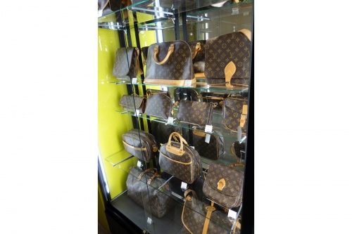 LOUIS　VUITTONのルイヴィトン